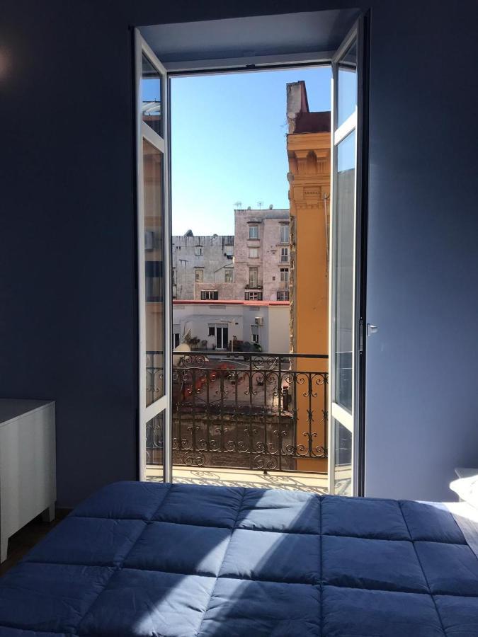 B&B I Due Teatri Napoli Bagian luar foto